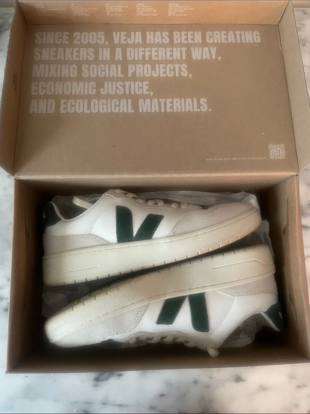 VEJA V-90 Extra-White Cypress Sneaker